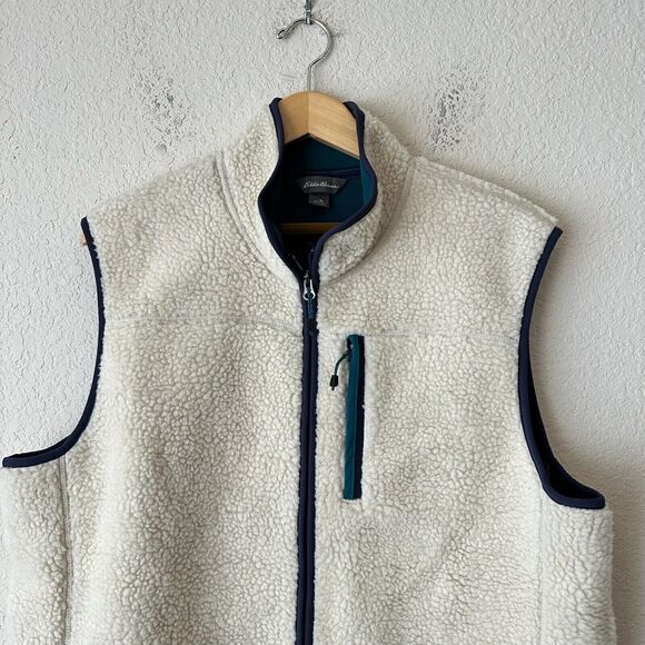 NWT EDDIE BAUER Chilali Faux Shearling Fleece Vest in Oyster - Picture 3 of 12